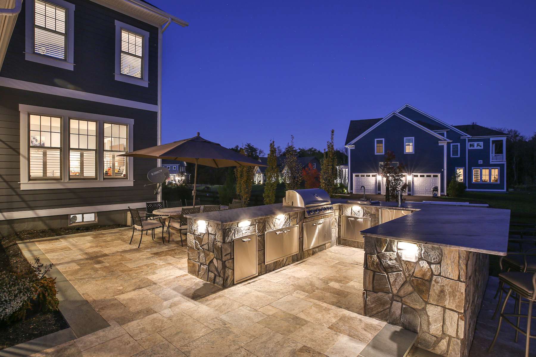 Outdoor Kitchen Lighting Ideas & Tips for Northern Virginia Homeowners